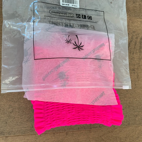 Beachsissi Small Hot Pink bikini NWOT - Picture 4 of 5